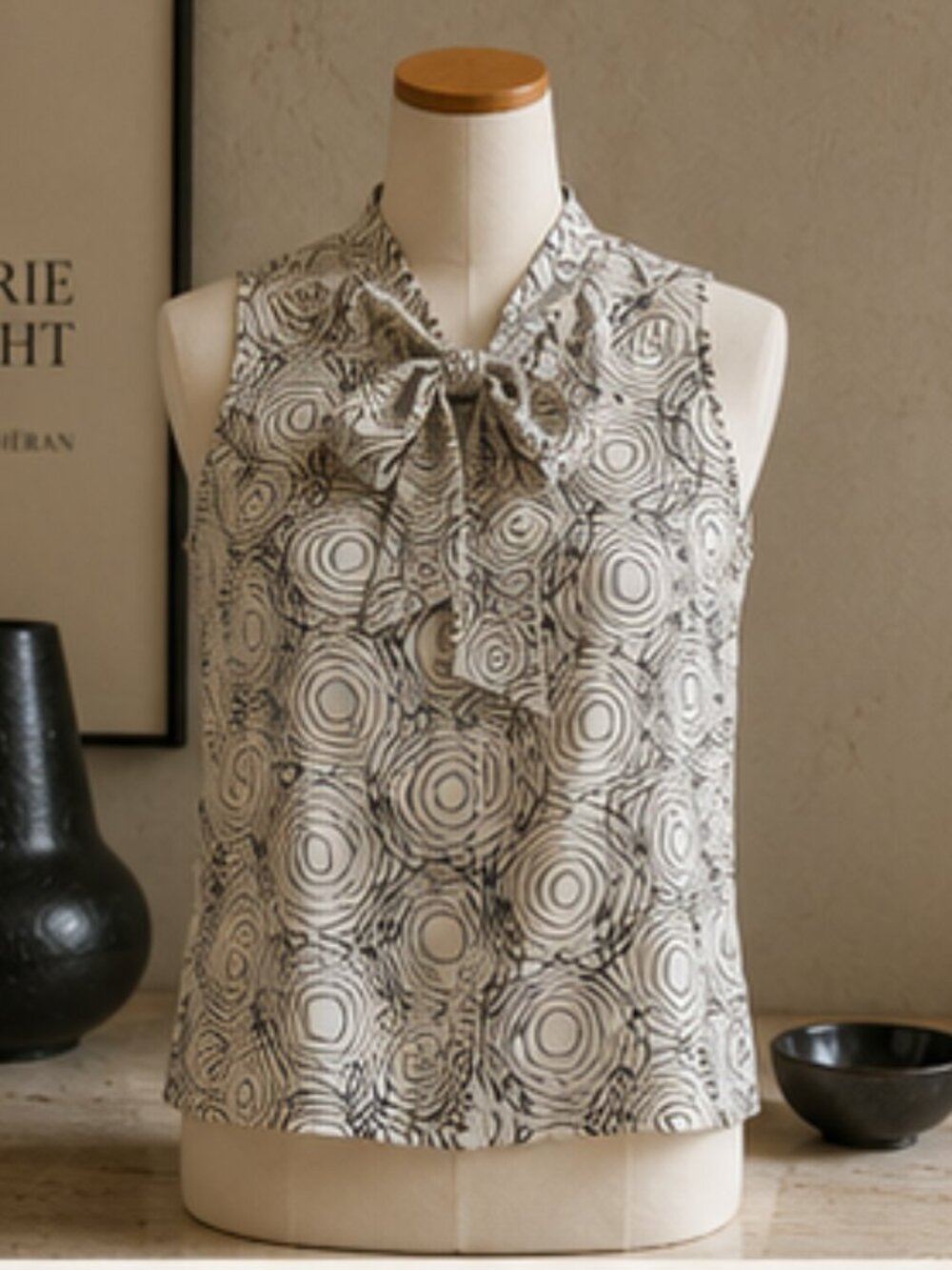 Vintage Nine West 100% Silk Bow Neck Top 10 Abstract Art Print Sleeveless